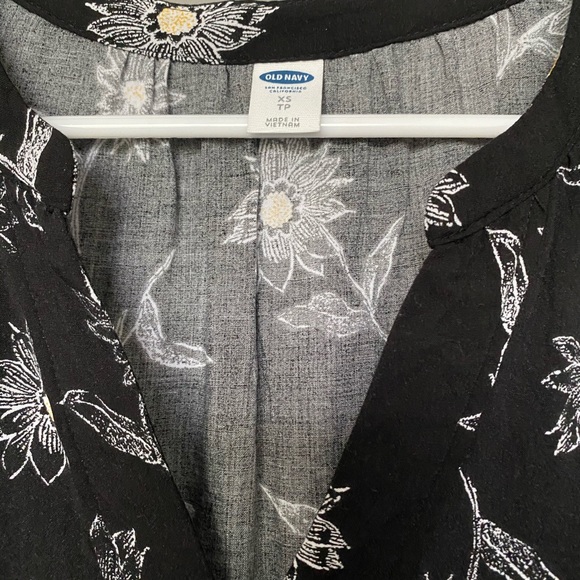 Floral Old Navy Top - Picture 4 of 4